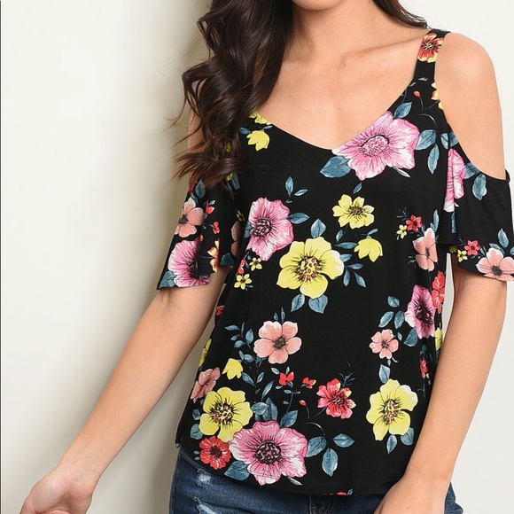 ❌DONATED❌Black Floral Cold Shoulder Short Flutter Sleeve V-neck Top - Picture 3 of 11